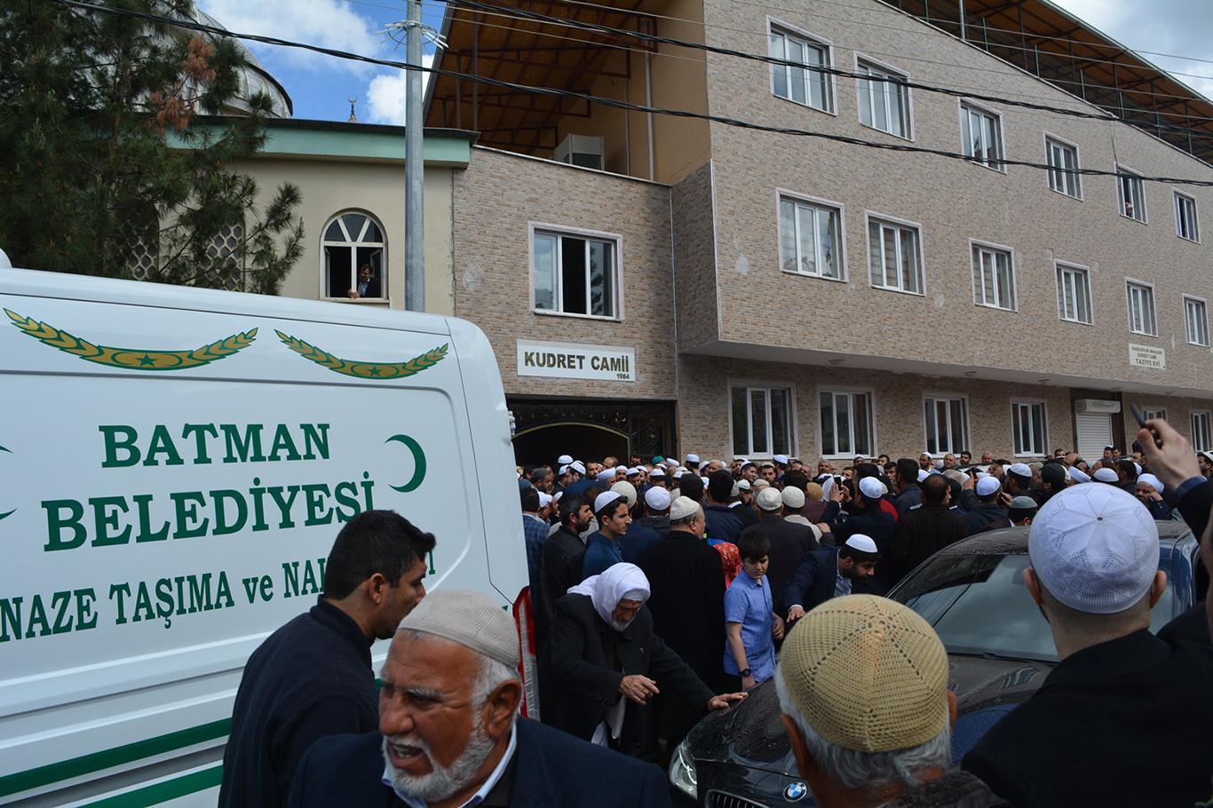 Şeyh Abdülkadir Haznevi vefat etti Şeyh Abdülkadir Haznevi vefat etti